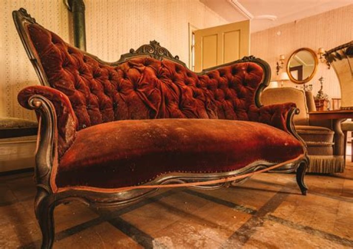 Antique sofa - How To Discuss